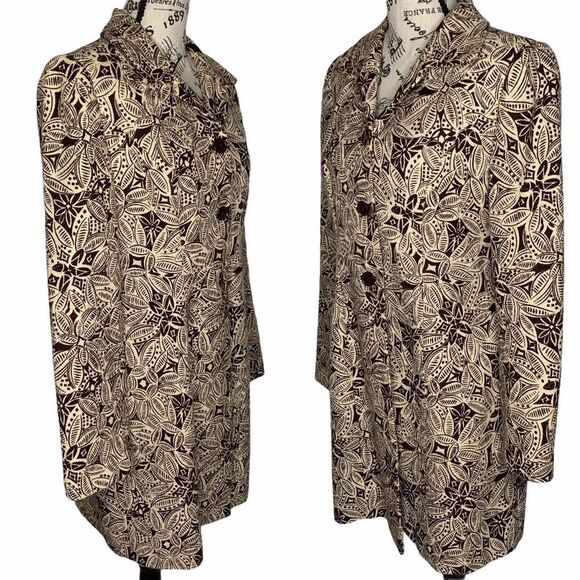 Women's Patterned Coat - Picture 3 of 13